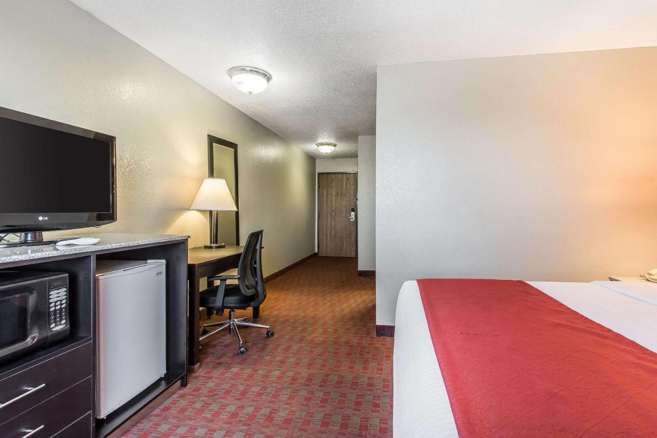 Quality Inn & Suites La Vergne Eksteriør bilde