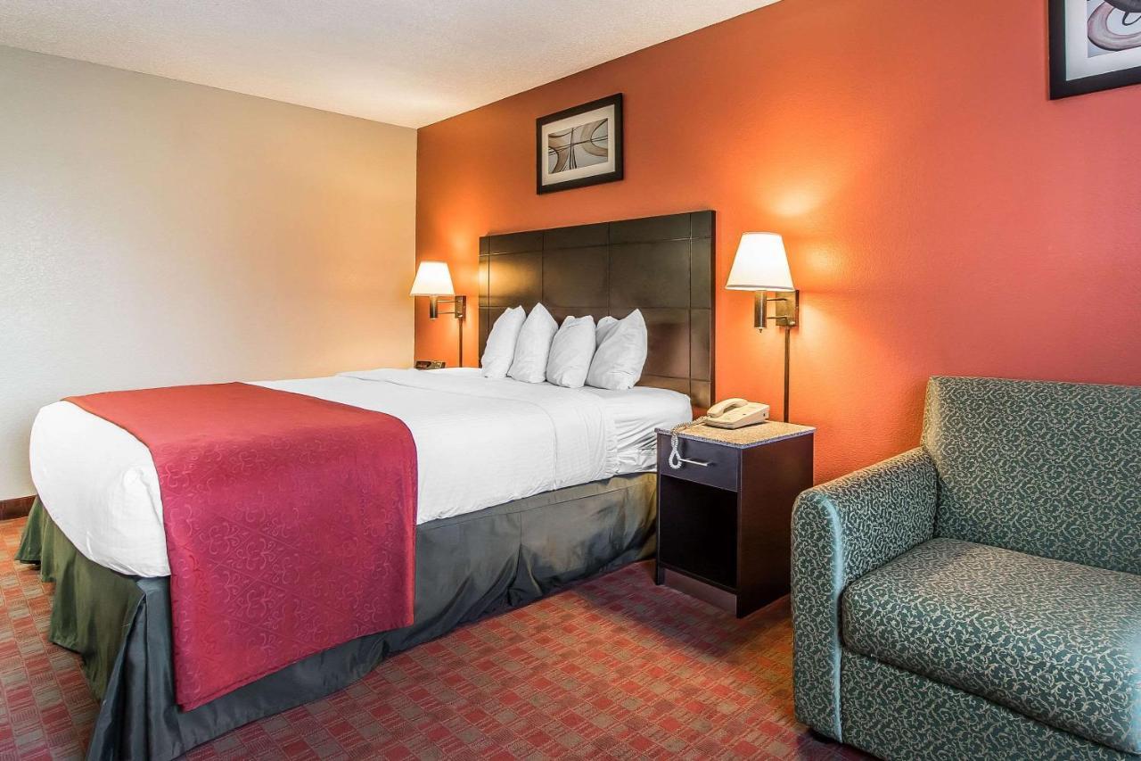 Quality Inn & Suites La Vergne Eksteriør bilde