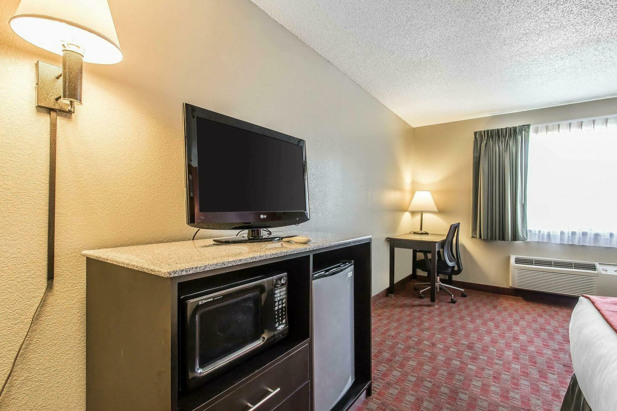Quality Inn & Suites La Vergne Eksteriør bilde