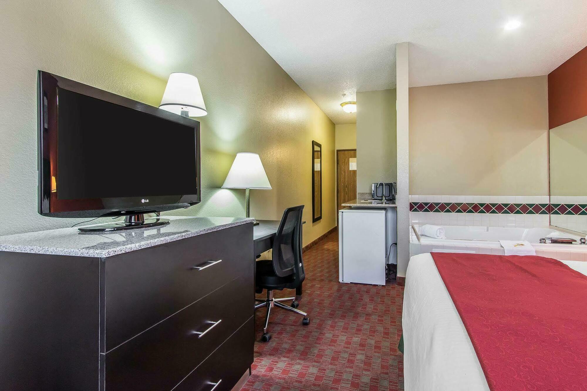 Quality Inn & Suites La Vergne Eksteriør bilde