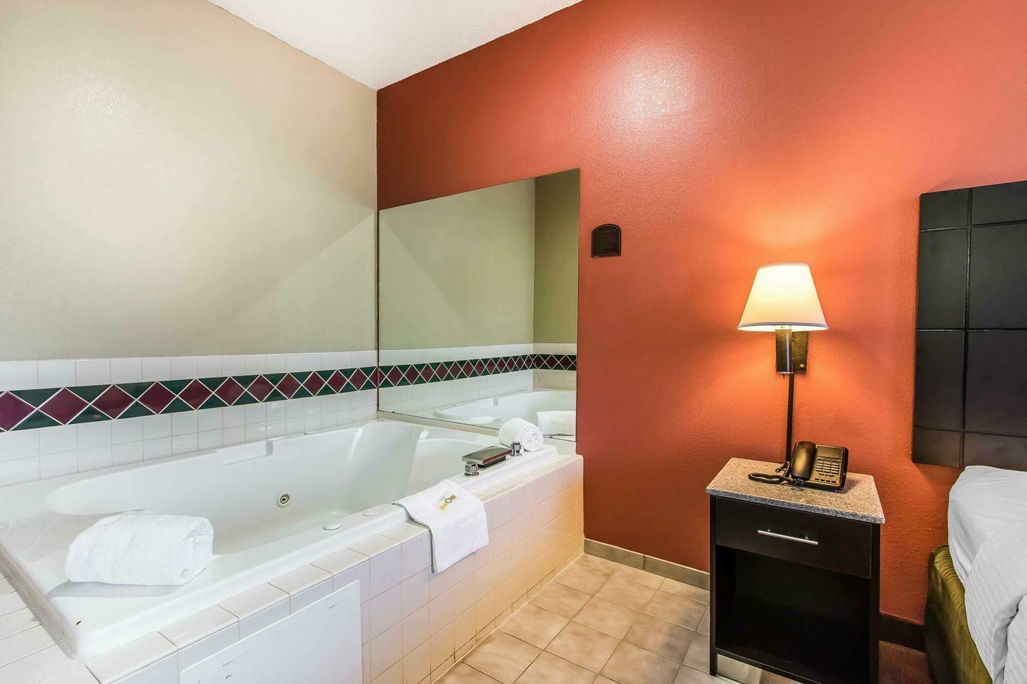 Quality Inn & Suites La Vergne Eksteriør bilde